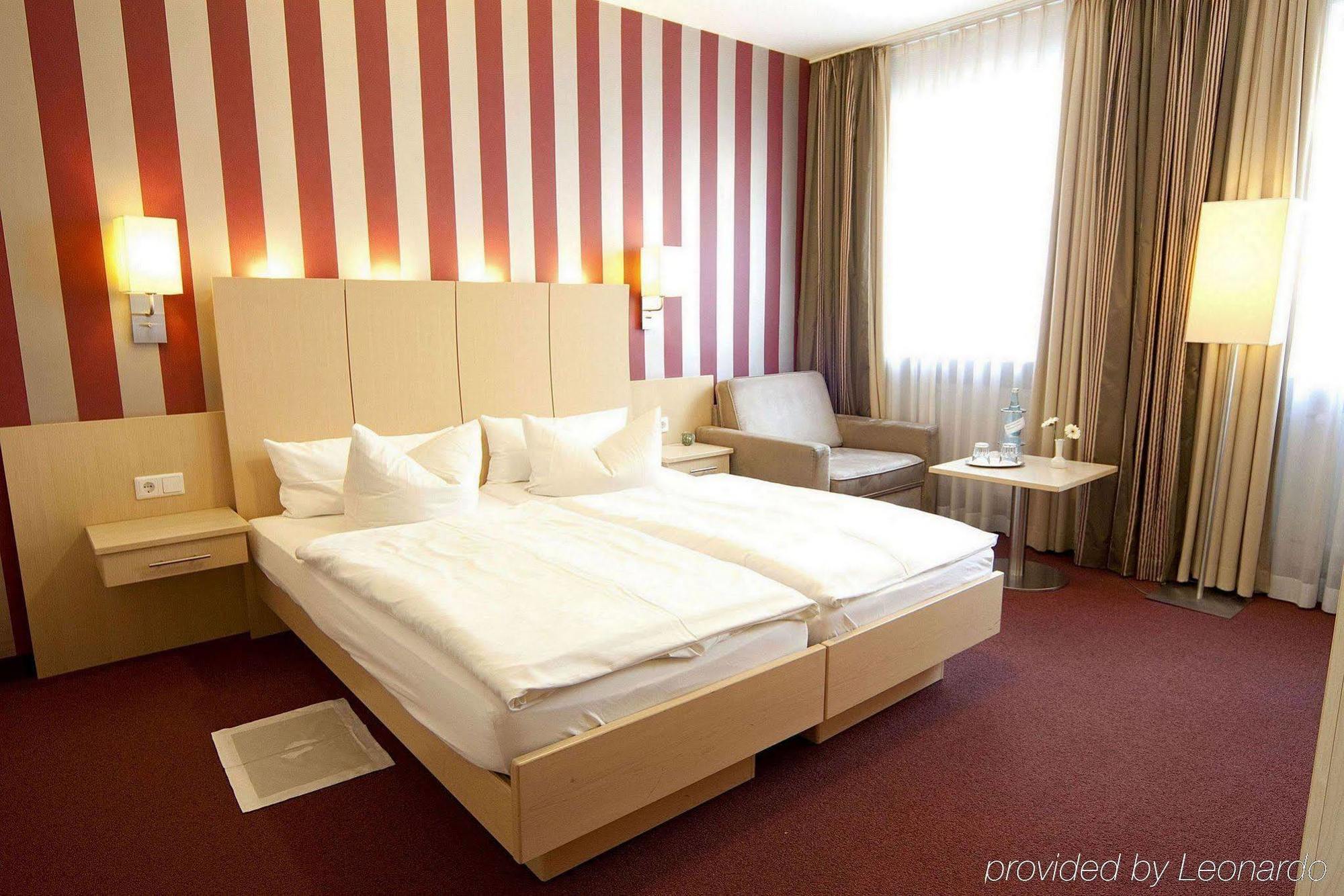 Hotel Deutsches Haus Бонн Экстерьер фото