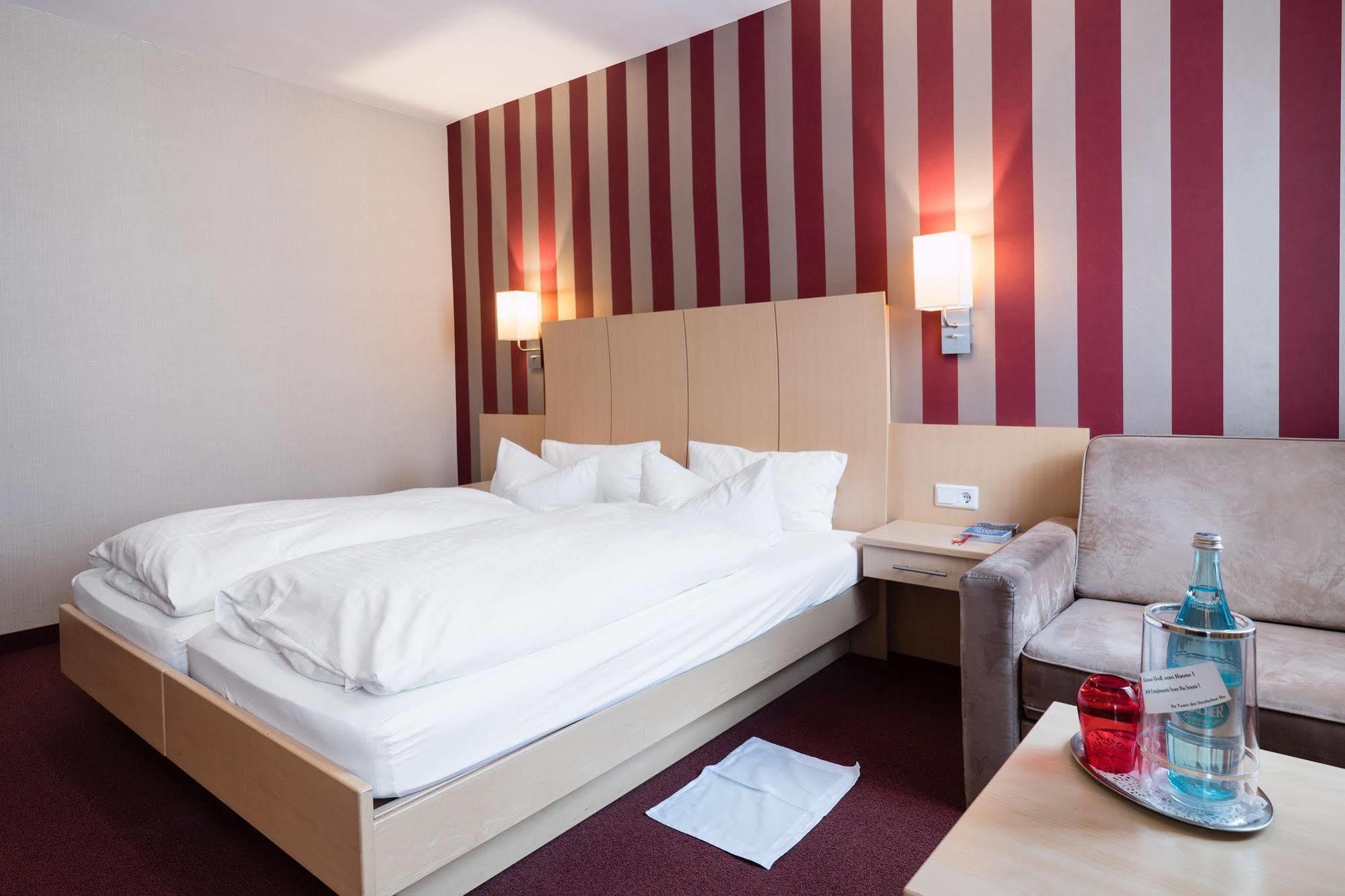 Hotel Deutsches Haus Бонн Экстерьер фото