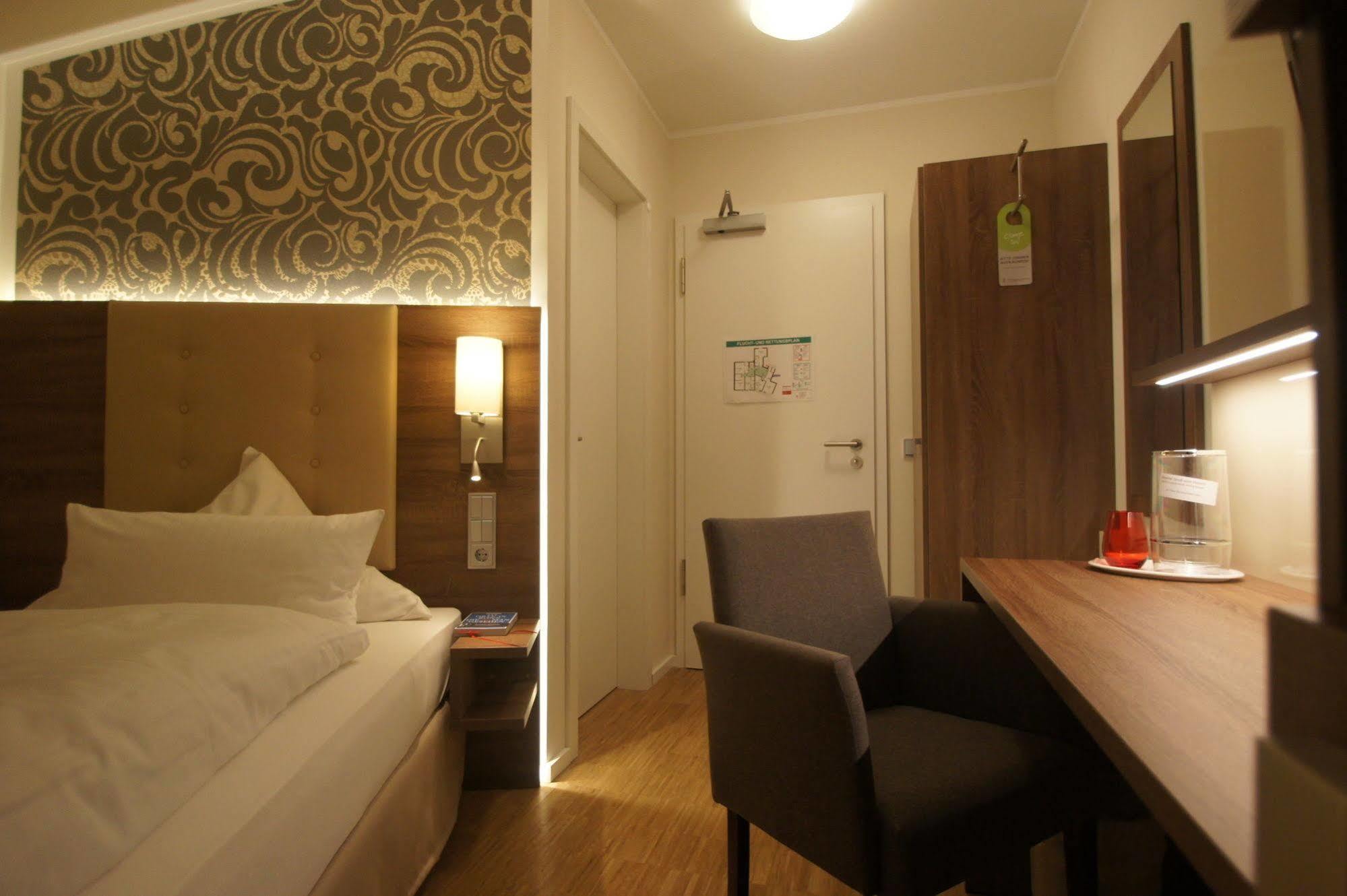 Hotel Deutsches Haus Бонн Экстерьер фото
